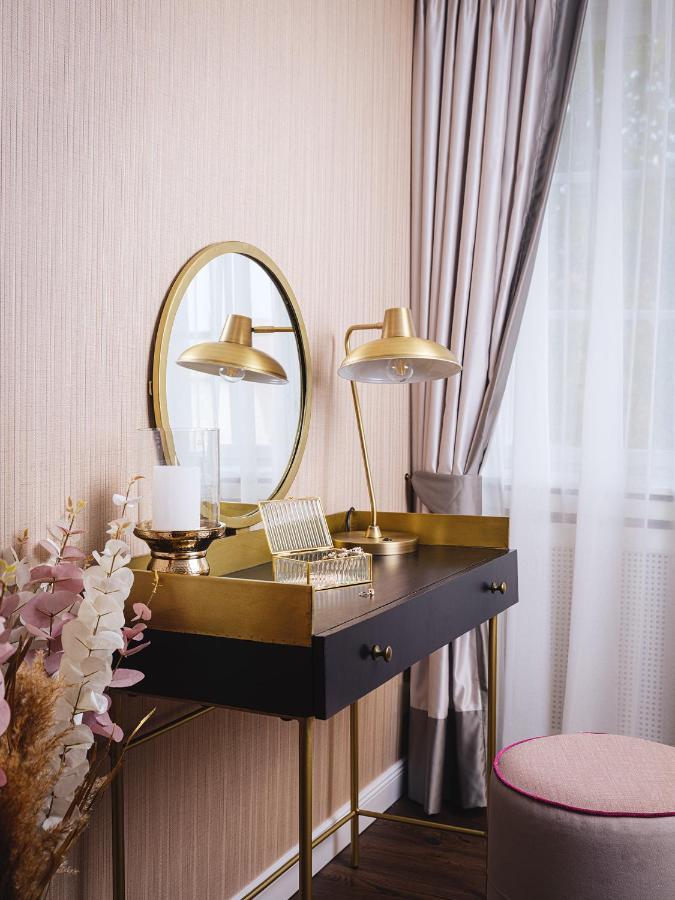 Althoff Hotel Fuerstenhof Celle Exteriér fotografie A dressing table