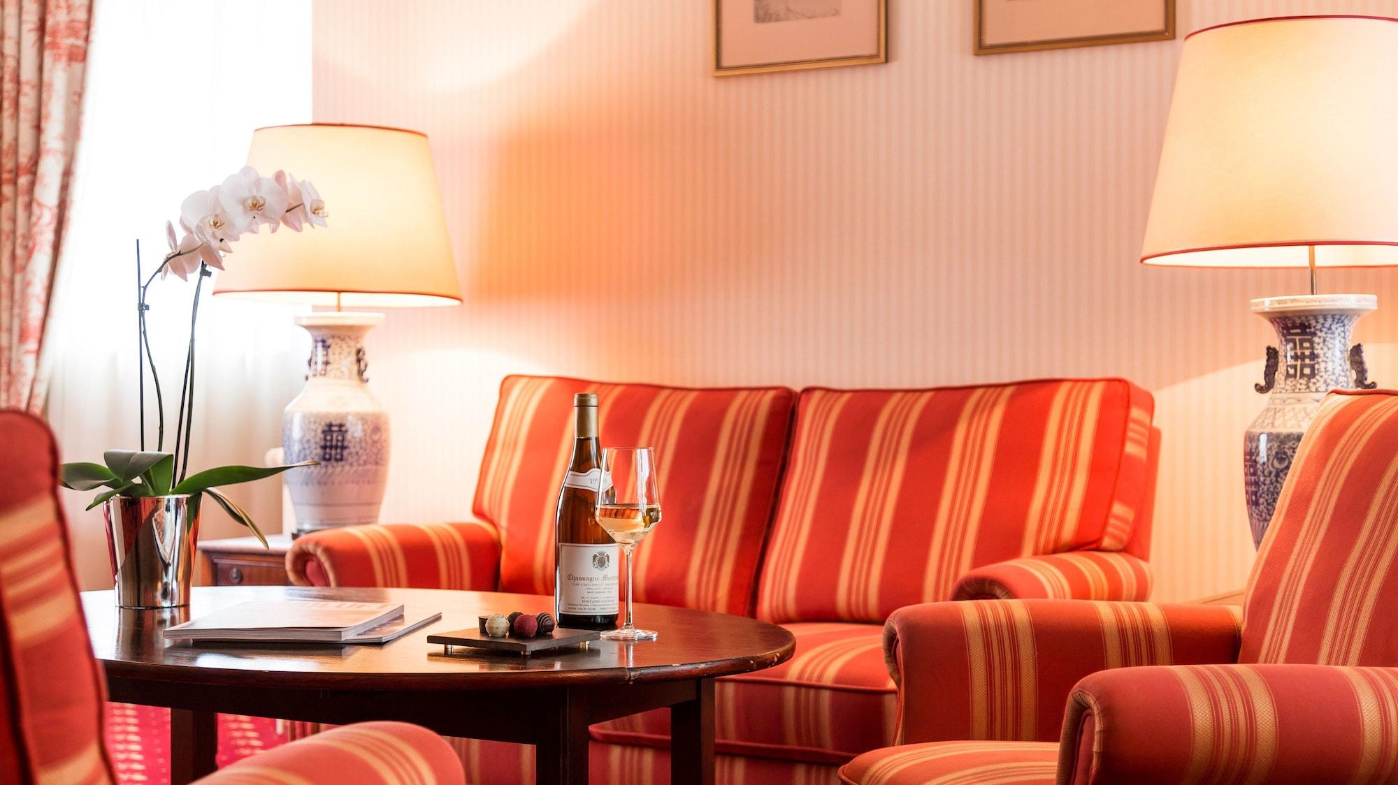 Althoff Hotel Fuerstenhof Celle Exteriér fotografie A living room in a hotel