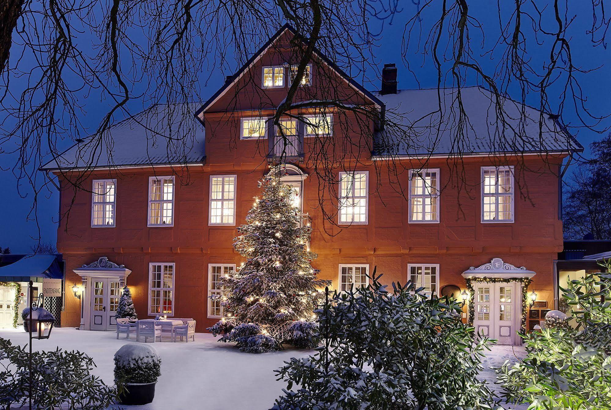 Althoff Hotel Fuerstenhof Celle Exteriér fotografie The manor house of the former estate of the Swedish royal family